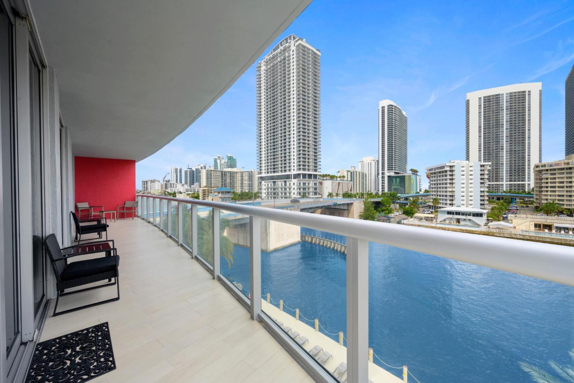 Hallandale Sky Water View * Hallandale Beach