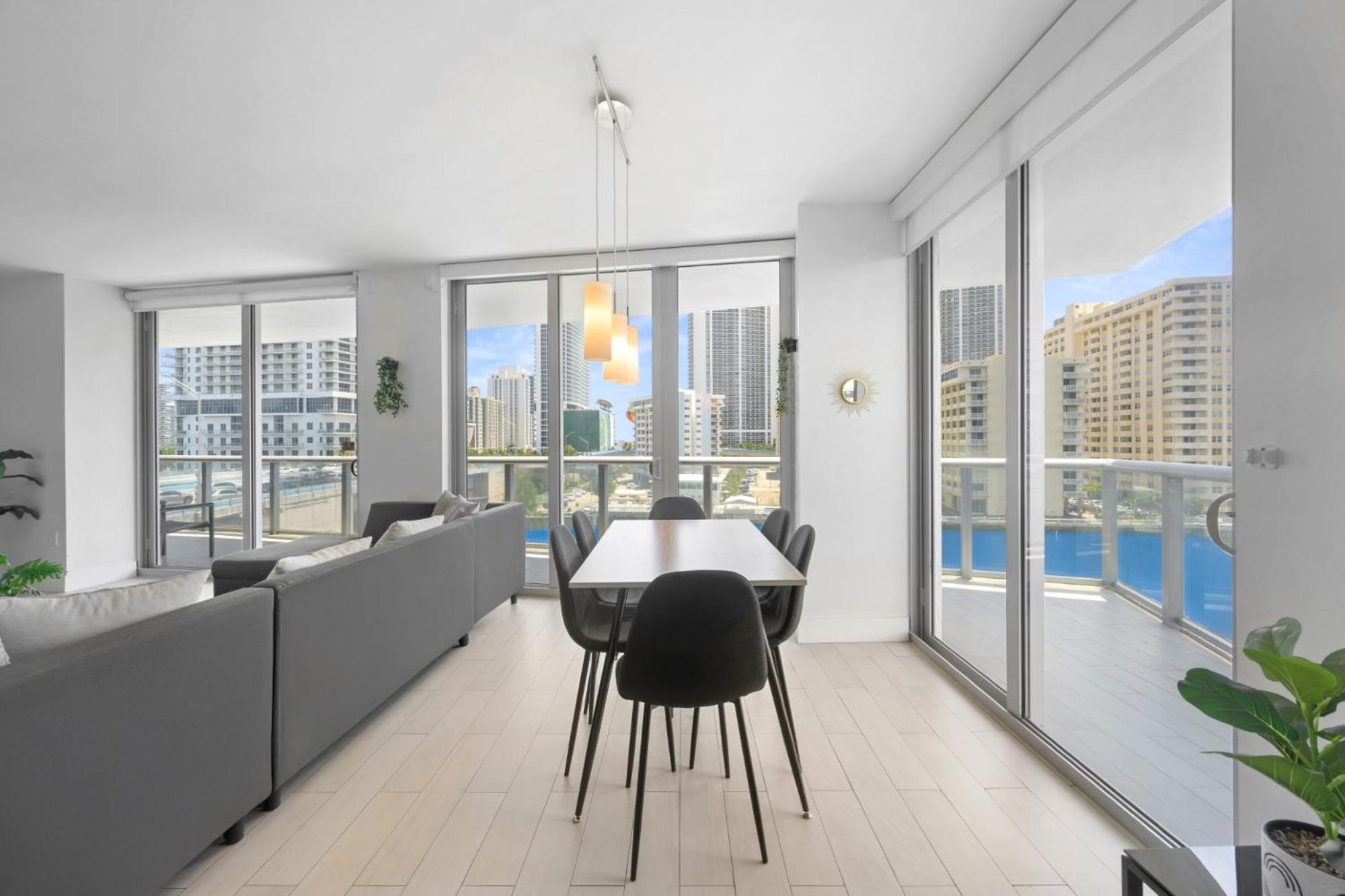 Hallandale Sky Water View * Hallandale Beach