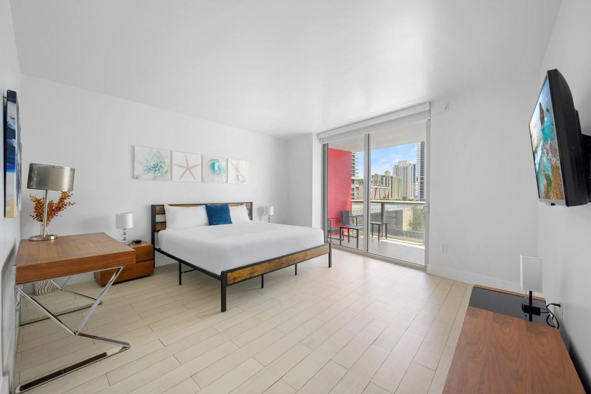 Apartment Hallandale Sky Water View